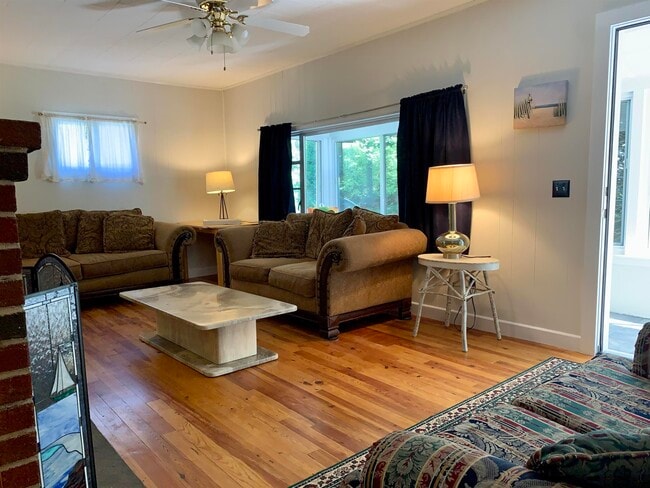 Building Photo - 67 Cable Rd