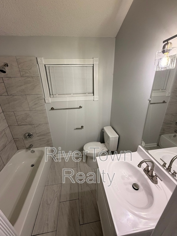 Building Photo - 2974 Crowell St