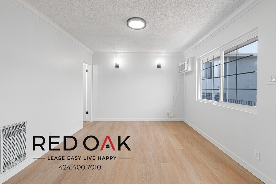 Building Photo - 1540 W 145th St