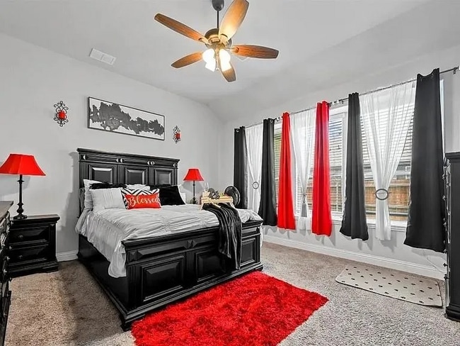 Building Photo - 1902 Sunflower Dr