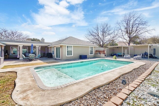 Building Photo - 308 Boulder Ridge Dr