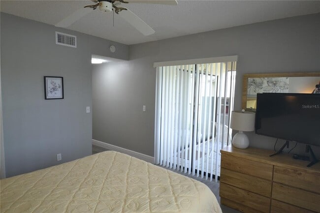 Building Photo - 284 Woodlake Wynde