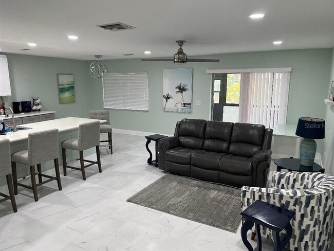 Building Photo - 1220 13th Cir SE