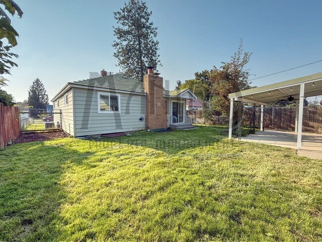 Building Photo - Updated Shadle Park Home