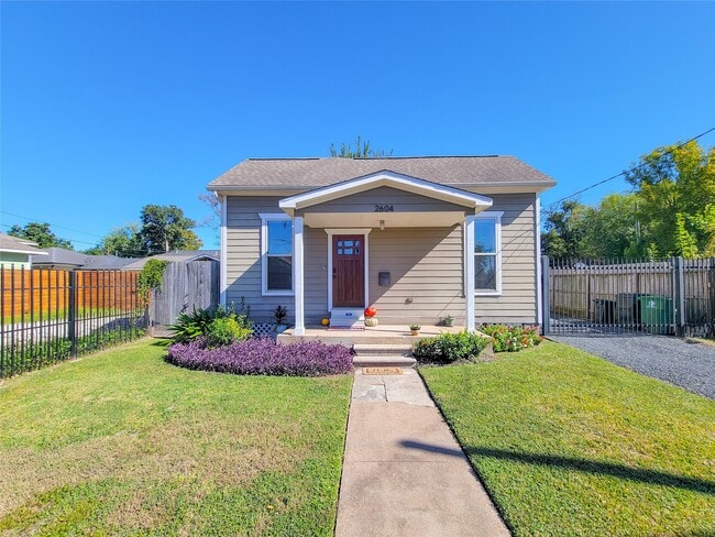 Building Photo - 2604 Cochran St