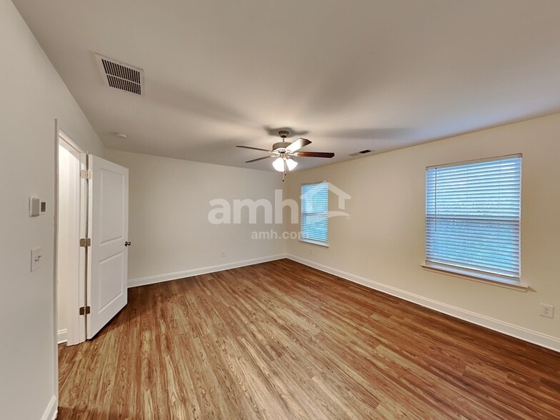 Building Photo - 138 Cobblestone Dr