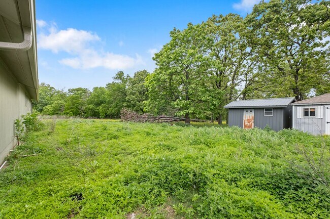 Building Photo - 16 acre farm property recently renovated!