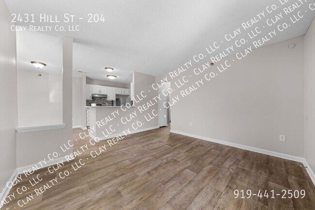 Building Photo - 2431 Hill St