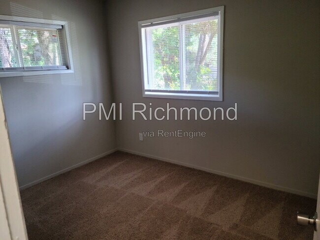 Building Photo - 9604 Stoneridge Ln