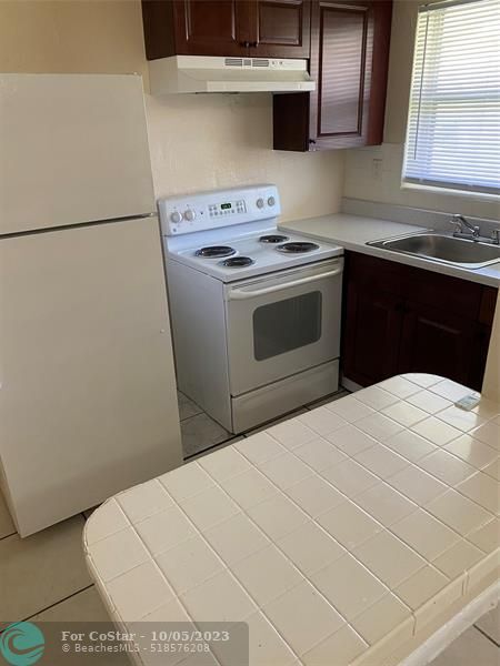 Building Photo - 1030 NW 3rd Ave