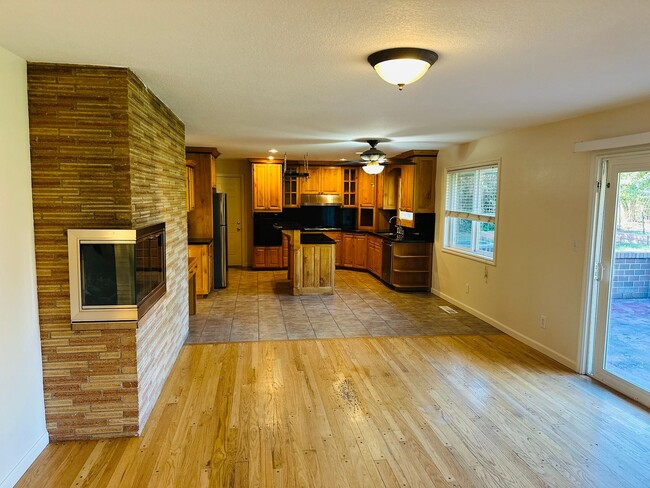 Building Photo - Vintage Remodel
