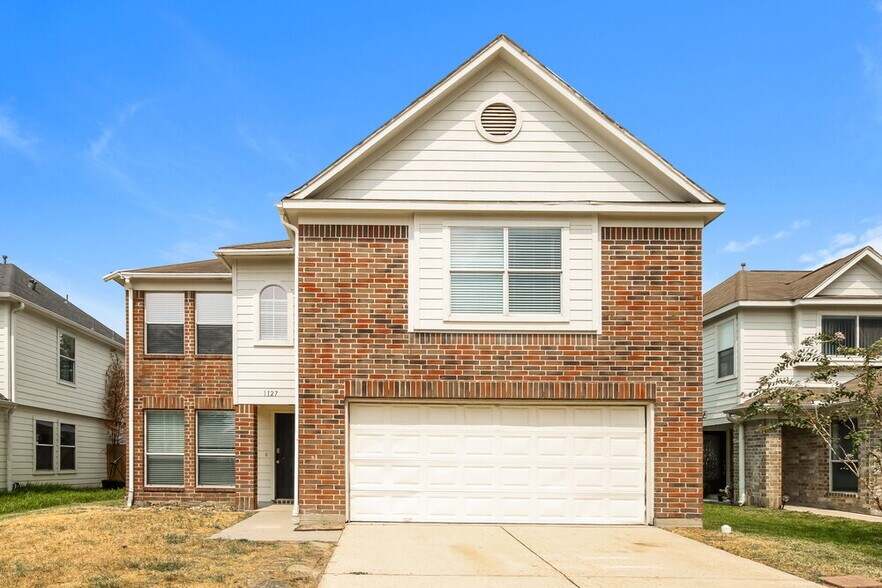 Primary Photo - 1127 Laurel Chase Tr