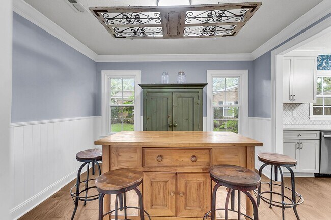 Building Photo - Charming Updated Home with Designer Kitche...