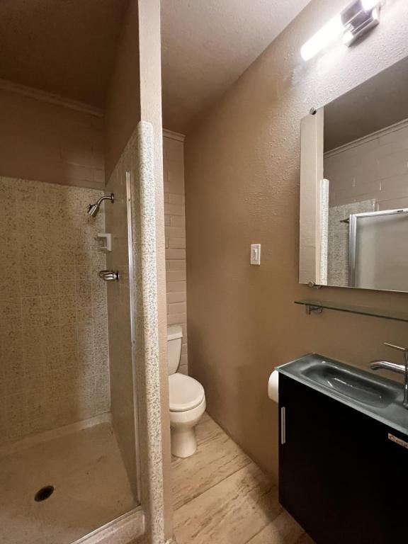 Building Photo - 1039 Poplar St