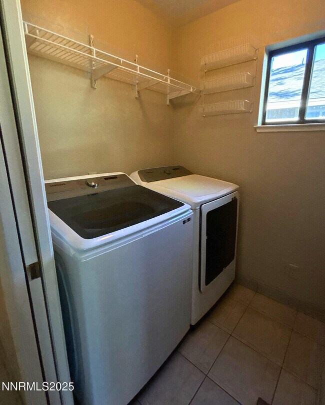 Building Photo - 5721 Royal Vista Way