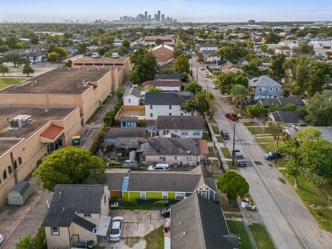 Building Photo - 6940 Avenue K