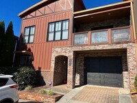 Building Photo - Awesome Urban Lofts Unit Available for Pre...