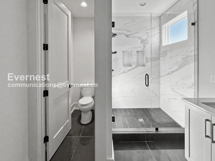 Building Photo - 1011 Garfield St