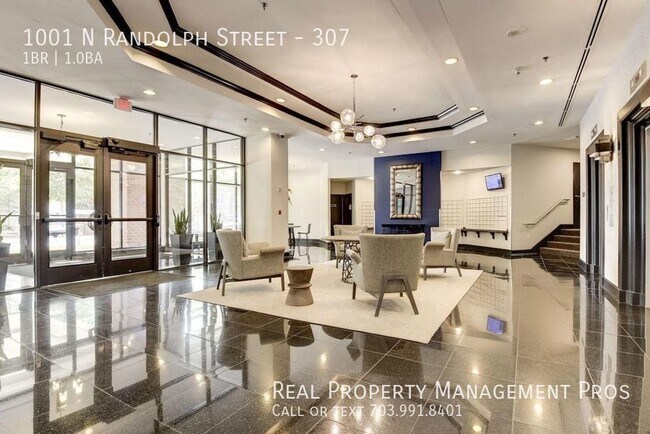 Building Photo - Pristine Ballston Condo with Sunroom- Inte...