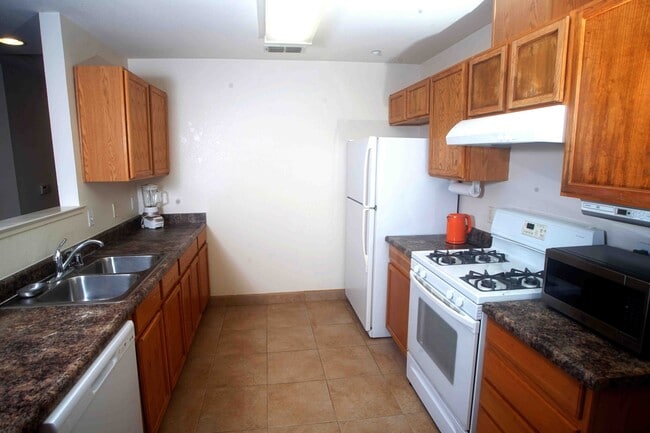 Building Photo - 31 Crissy Pl