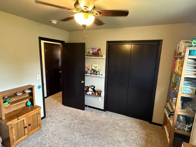 Building Photo - 4 Bedroom, 3 Bathroom Home for Rent