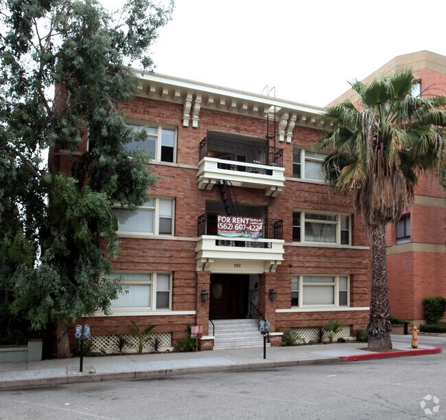 Building Photo - 330 Cedar Avenue