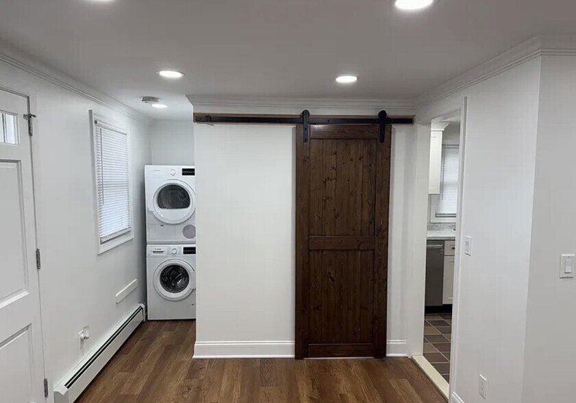 Building Photo - 26 Marvin St