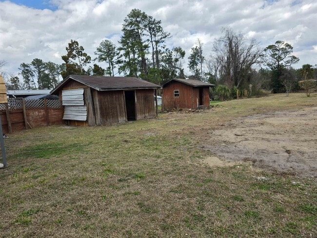 Building Photo - 331 Robin Ave