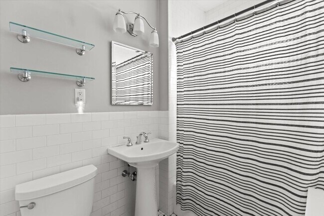 Building Photo - 15 Belvoir Rd