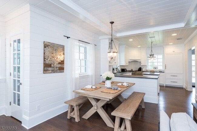 Building Photo - 309 Sleepy Hollow Ln