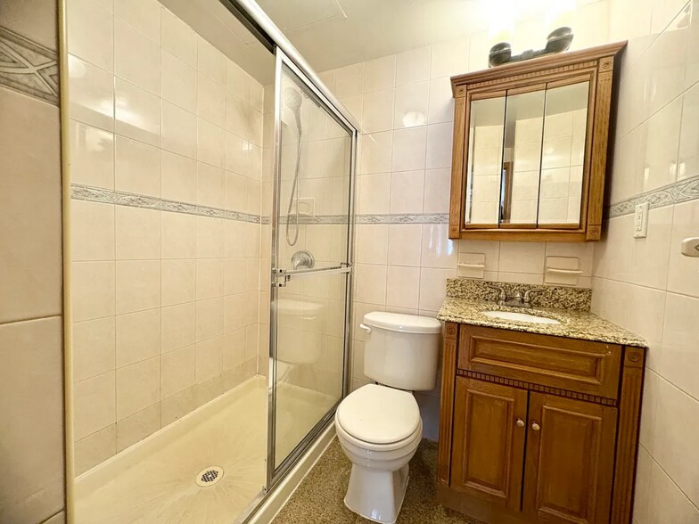 Building Photo - 2122 43rd St