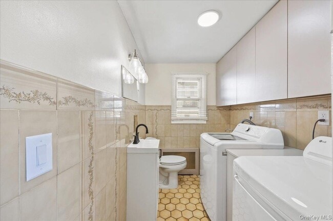 Building Photo - 124 Alexander Ave