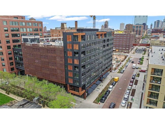 Building Photo - 728 N 3rd St