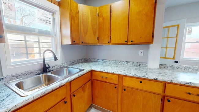 Building Photo - Slavic Village - 4 Bedroom - Single Family Home