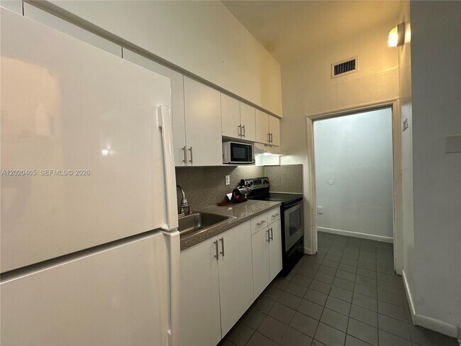Building Photo - 7420 W 20th Ave