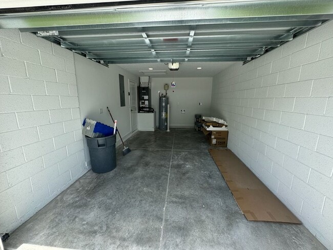 Building Photo - Available 7/1/2025 Brand New 3 bedroom 2 b...