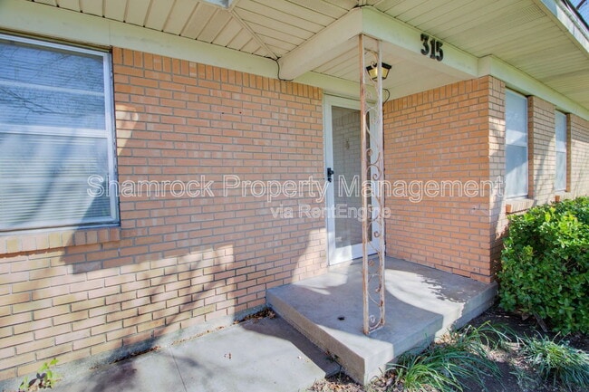 Building Photo - 315 Estates Dr