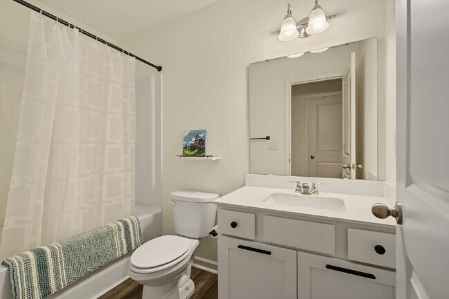 Building Photo - Furnished 3-Bed Townhouse in Durham