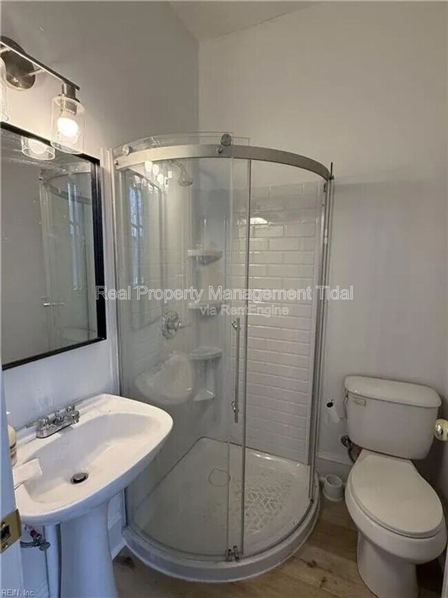 Building Photo - 1020 23rd St