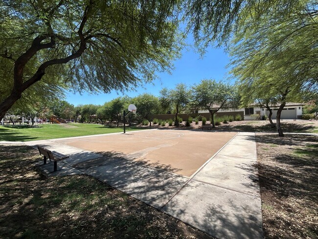 Building Photo - 4425 E Los Altos Dr
