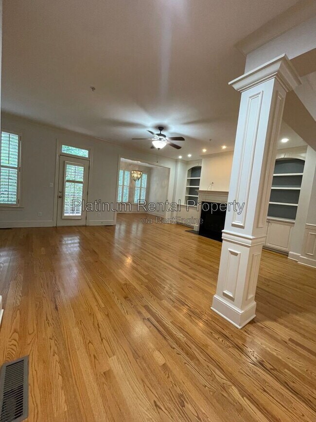 Building Photo - 1875 Adagio Dr