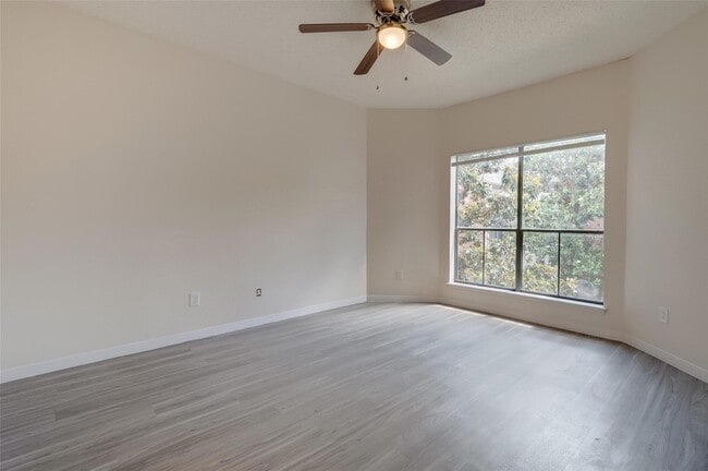 Building Photo - 10166 Oakberry St