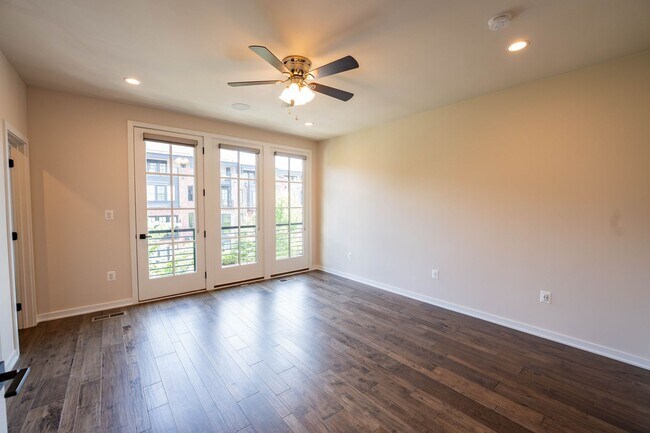 Building Photo - Luxury Reston Rental