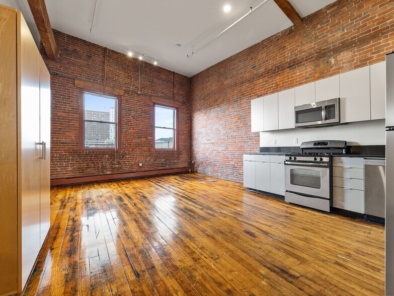 Building Photo - 719 Tremont St