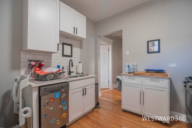 Building Photo - 5236 N Glenwood Ave