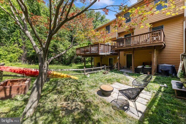 Building Photo - 6631 Beach Dr