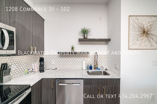 Building Photo - 1208 Commerce St