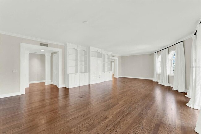 Building Photo - 200 S Interlachen Ave