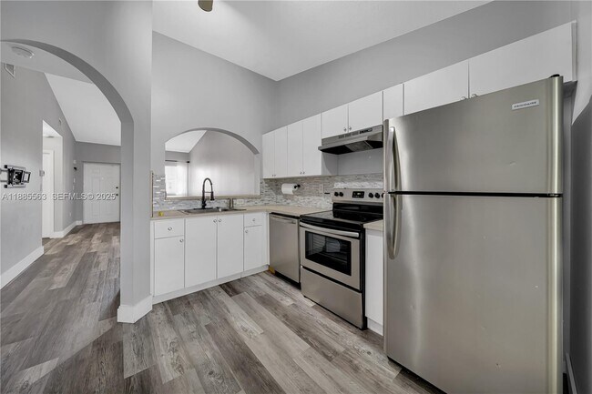 Building Photo - 1261 SE 27th St