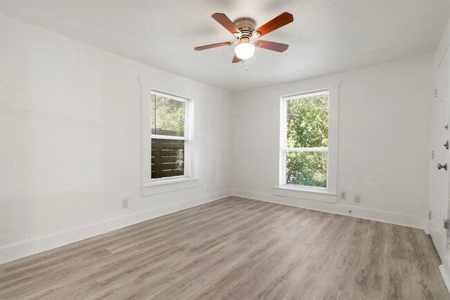 Building Photo - 1606 Maple Ave